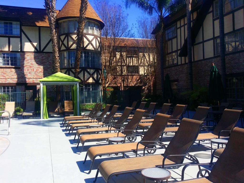 Anaheim Majestic Garden Hotel Exterior foto